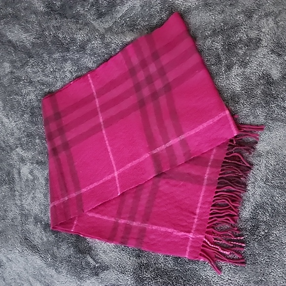 Burberry Check Scarf - Picture 1 of 4